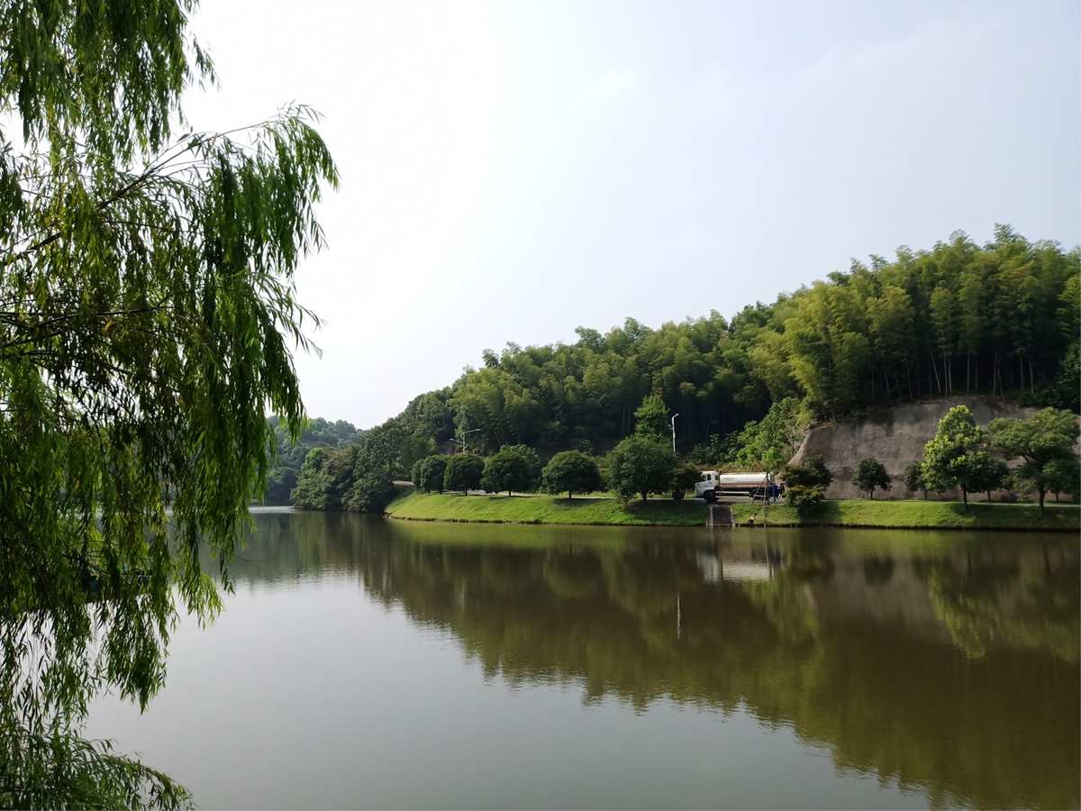赖子山庄打不开_赖子山庄砸六家_癞子山庄