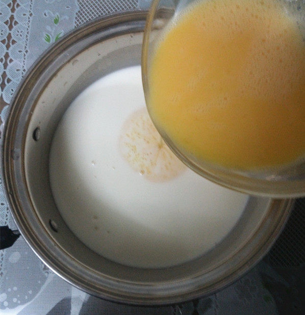 牛奶鸡蛋布丁的做法_淡奶油鸡蛋布丁的做法_鸡蛋布丁的做法