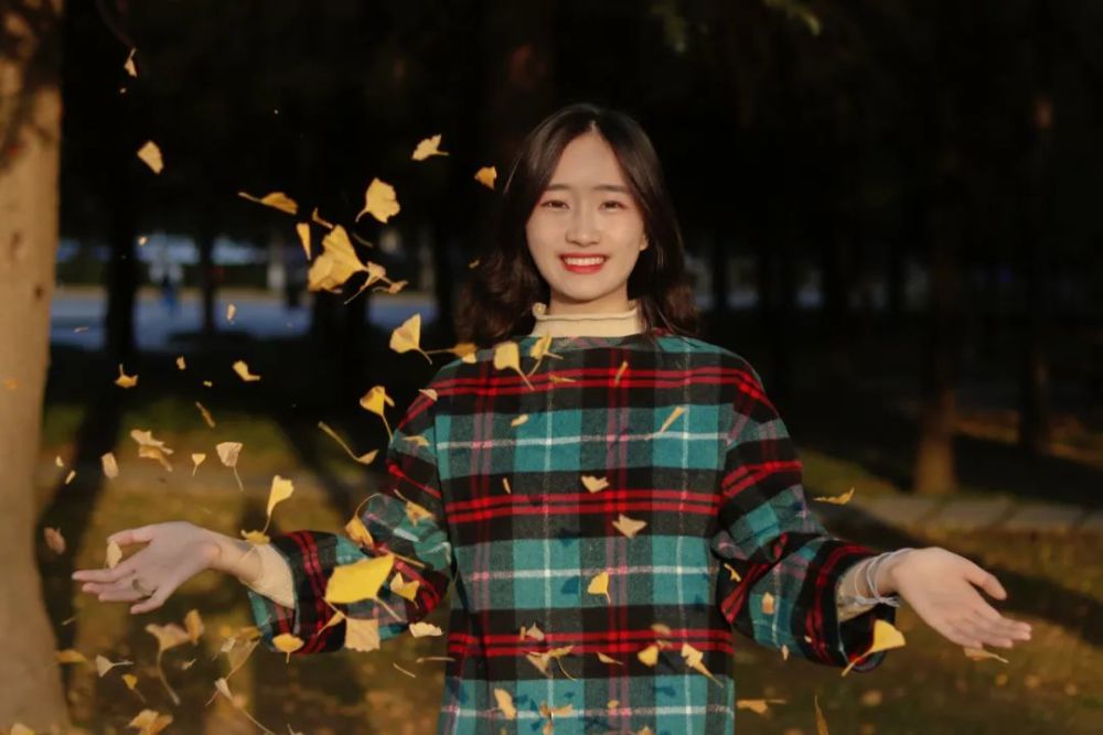 走光裙底写真图库_裙底走光_走光裙底偷拍照片