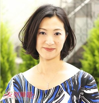 中年短发发型图片2013女_中年短发发型图片女2020