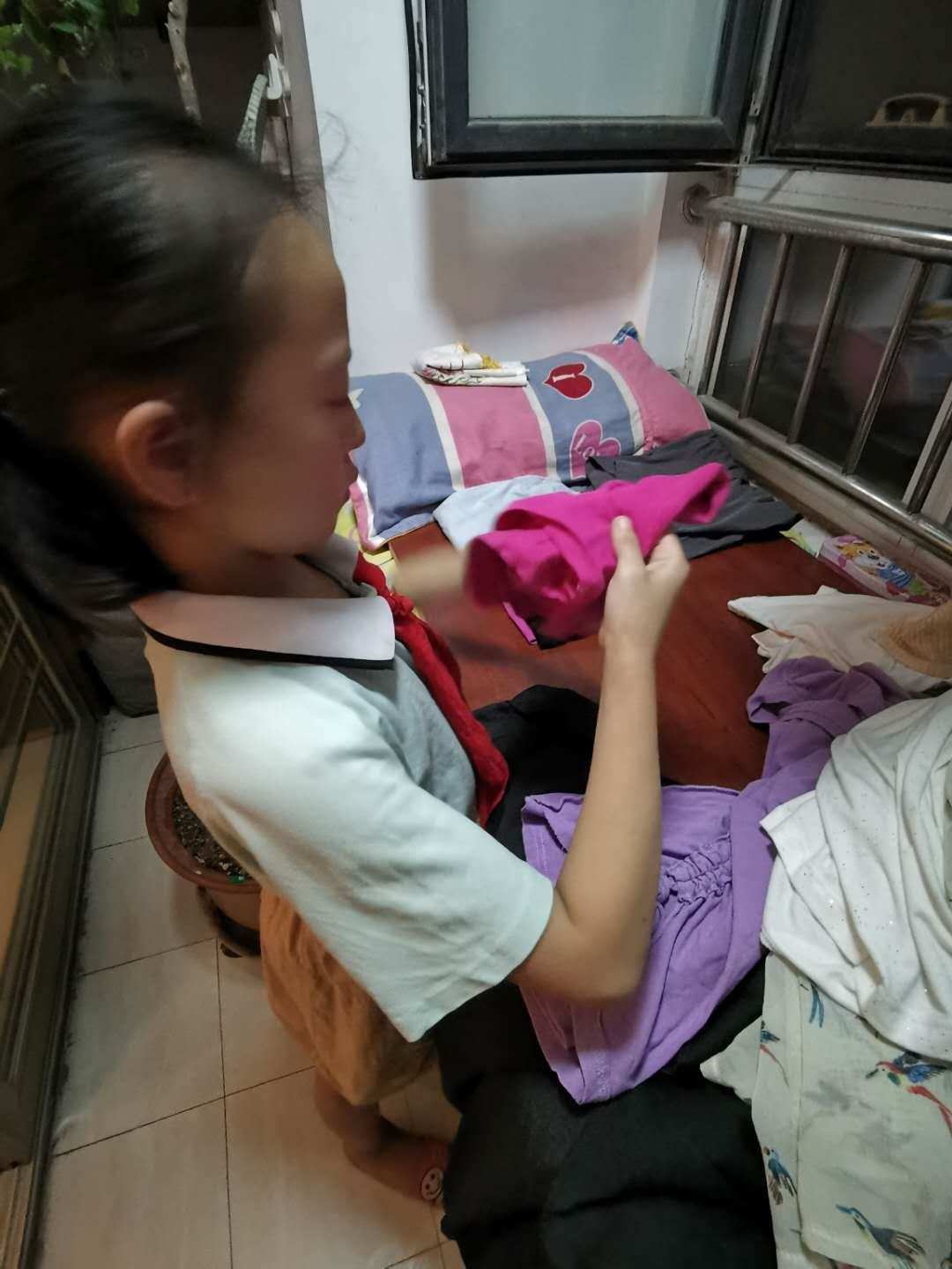 房间整理帮妈妈做家务_帮妈妈整理房间作文400字_帮妈妈整理房间