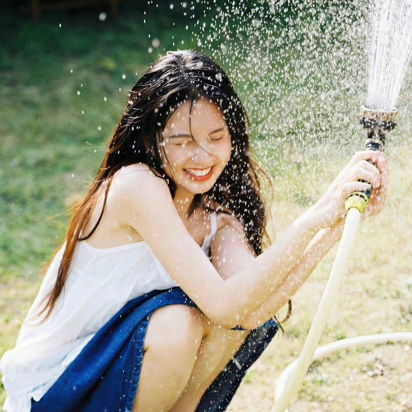 qq精美女头像_头像美女唯美_头像精美图片