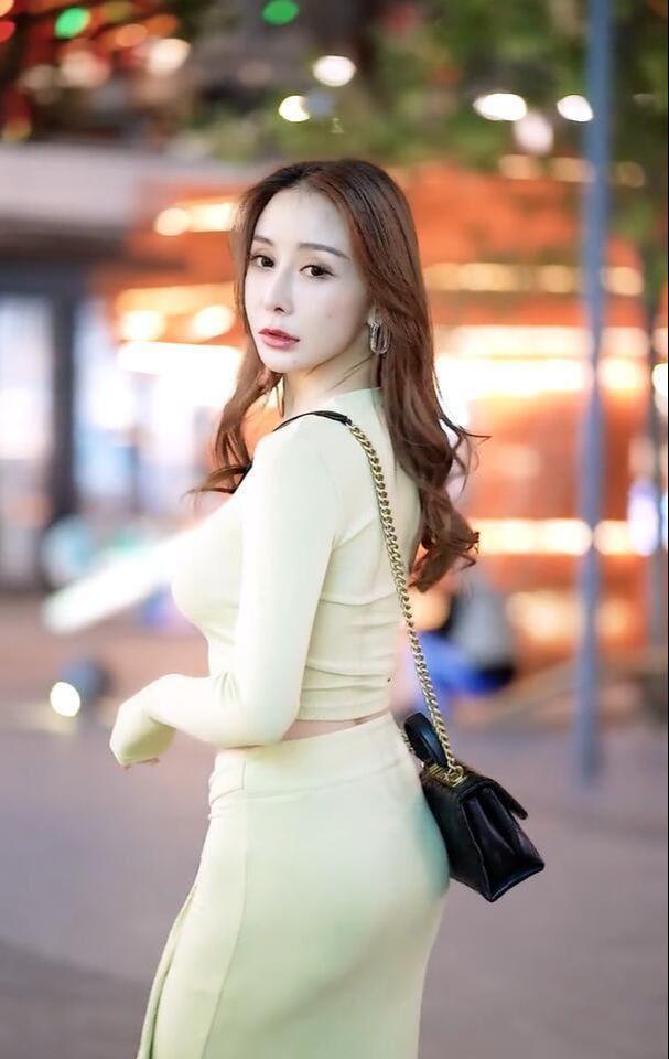 身材火爆美女海边比基尼照_身材火爆美女_身材火爆美女拉丁舞表演