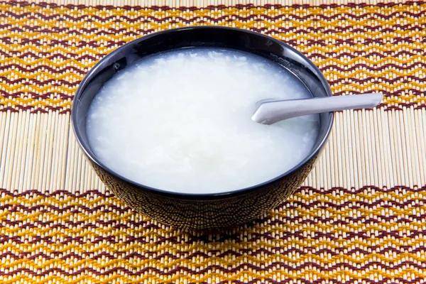 饿肚子吃饭拉肚子_拉肚子 饿了吃什么食物好_肚子饿吃了东西就拉