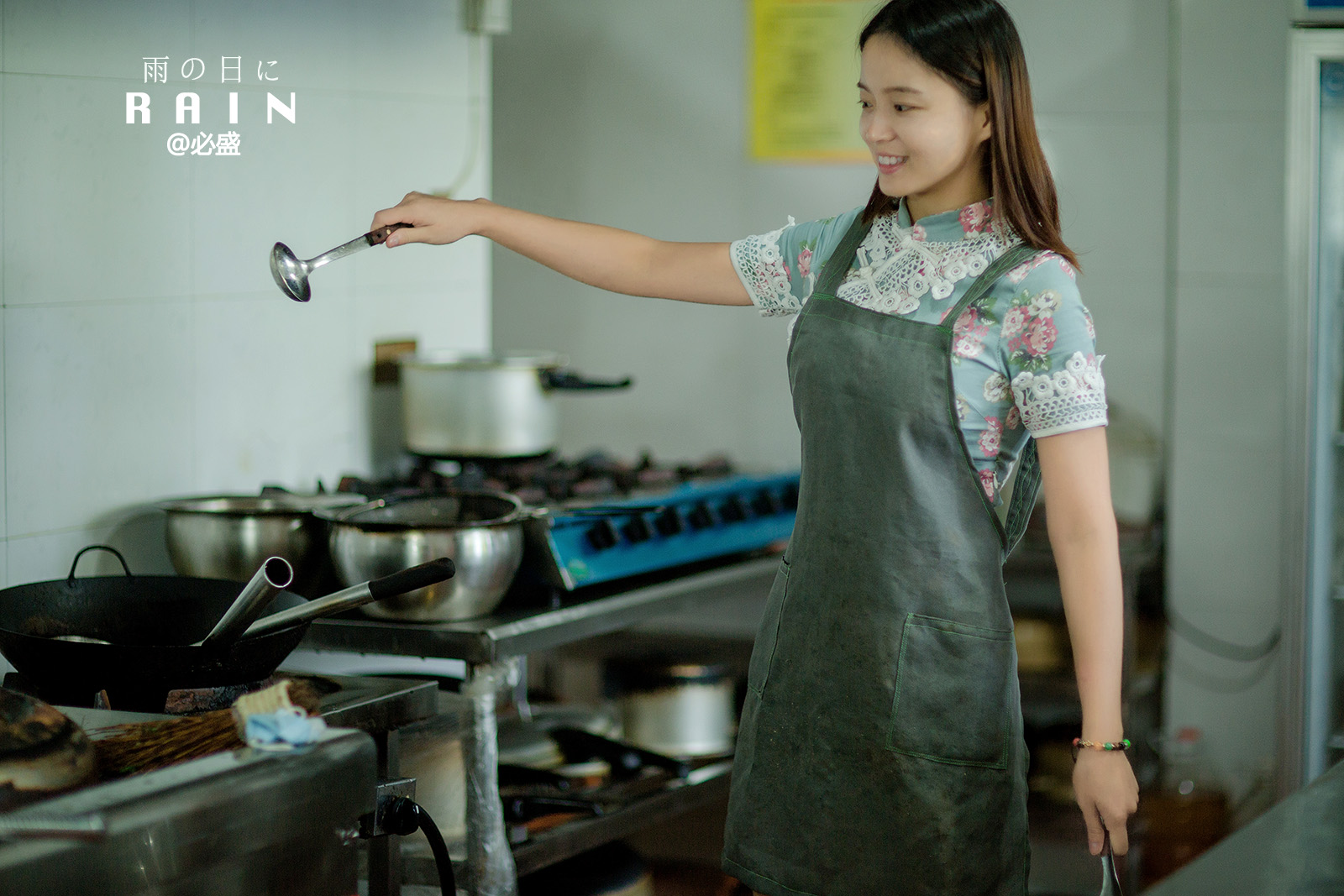 美女天下小店_阿凡提家乡音乐餐厅_美女餐厅之家乡小店