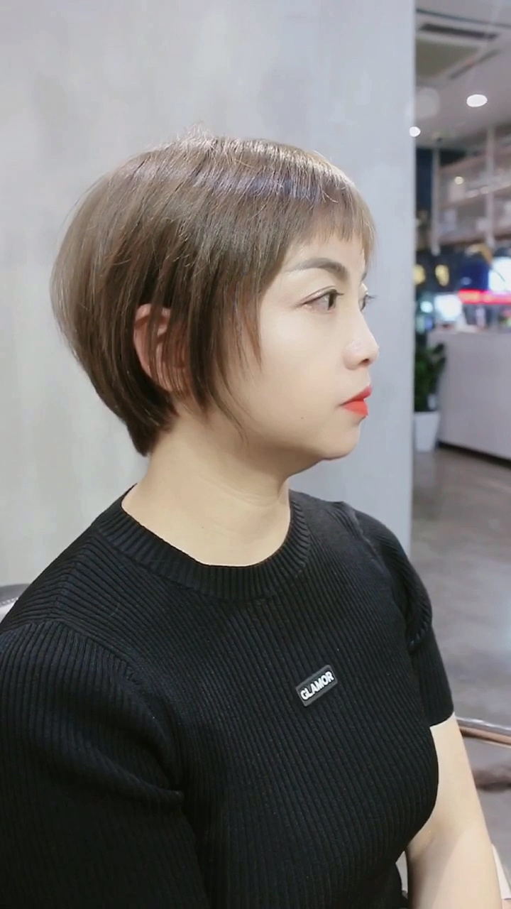 时尚短发发型图片女_短发时尚发型图片女烫发_短发100种好看图片