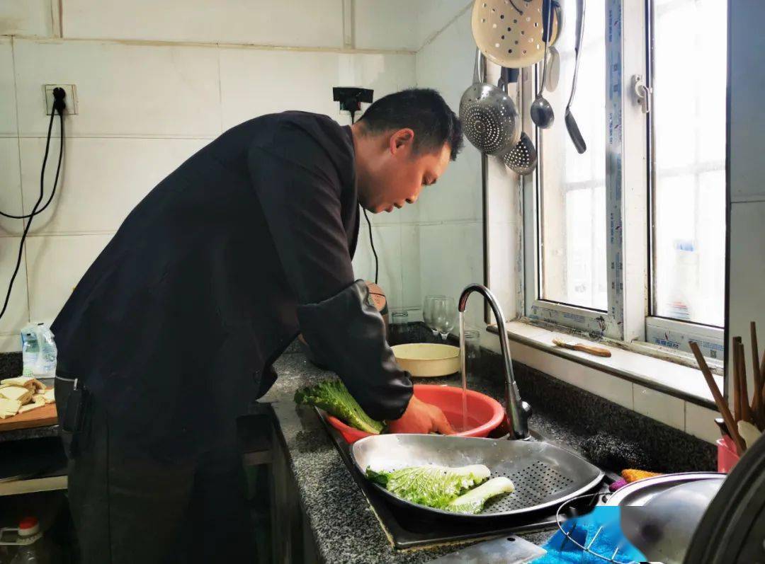 手组词_手手手念什么_跟手