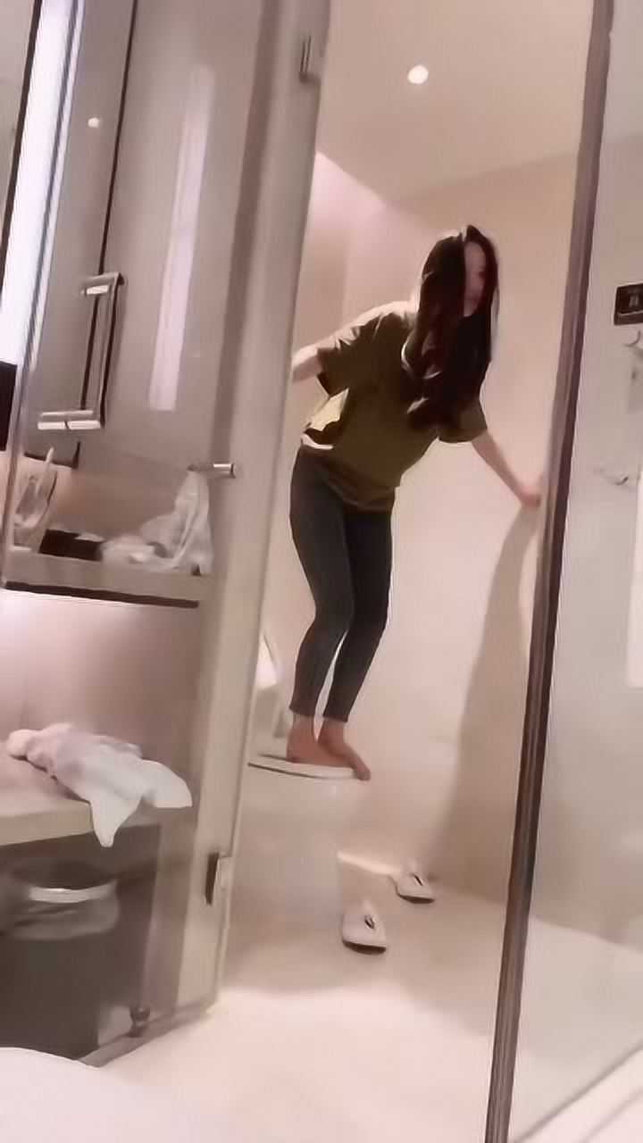 美女上厕所_美女上厕所_美女上厕所