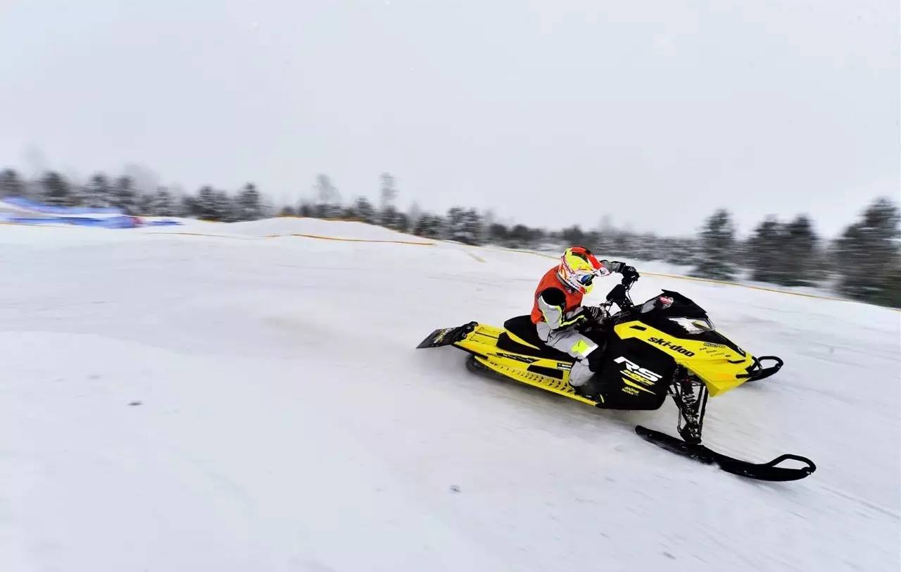 手机雪地摩托游戏_雪地摩托车游戏_雪地摩托游戏机图片