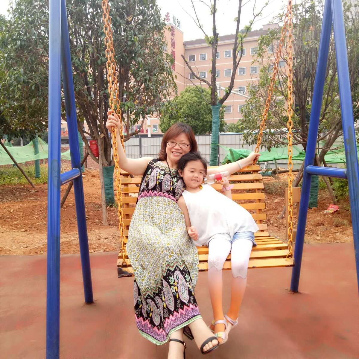 秋千游戏规则_秋千手机游戏怎么玩_手机秋千游戏