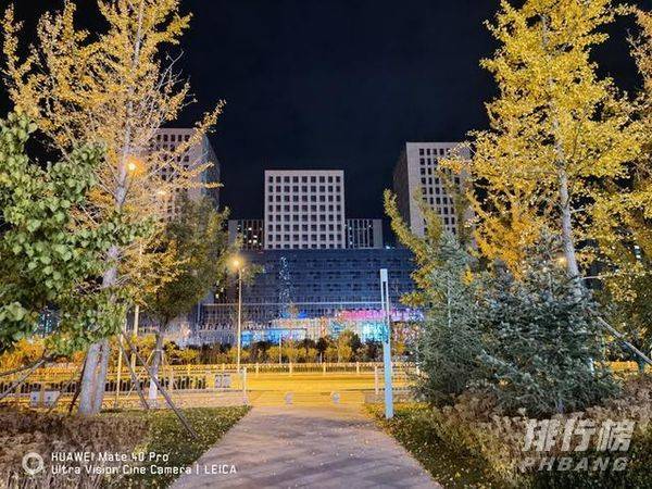 唯唯月_月组词_唯唯月