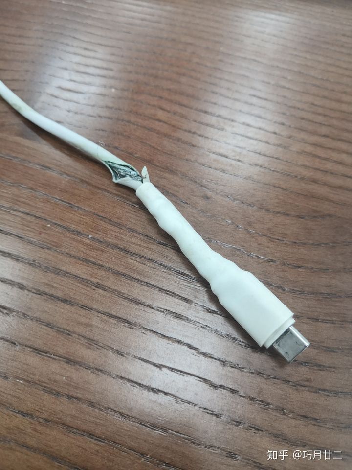 iphone手机充电显示红色_苹果手机充电就显示红色电池_苹果手机充电显示红格不动