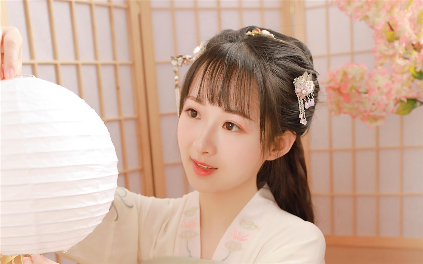手机游戏壁纸古风女生_壁纸女生古装_壁纸女古风仙气