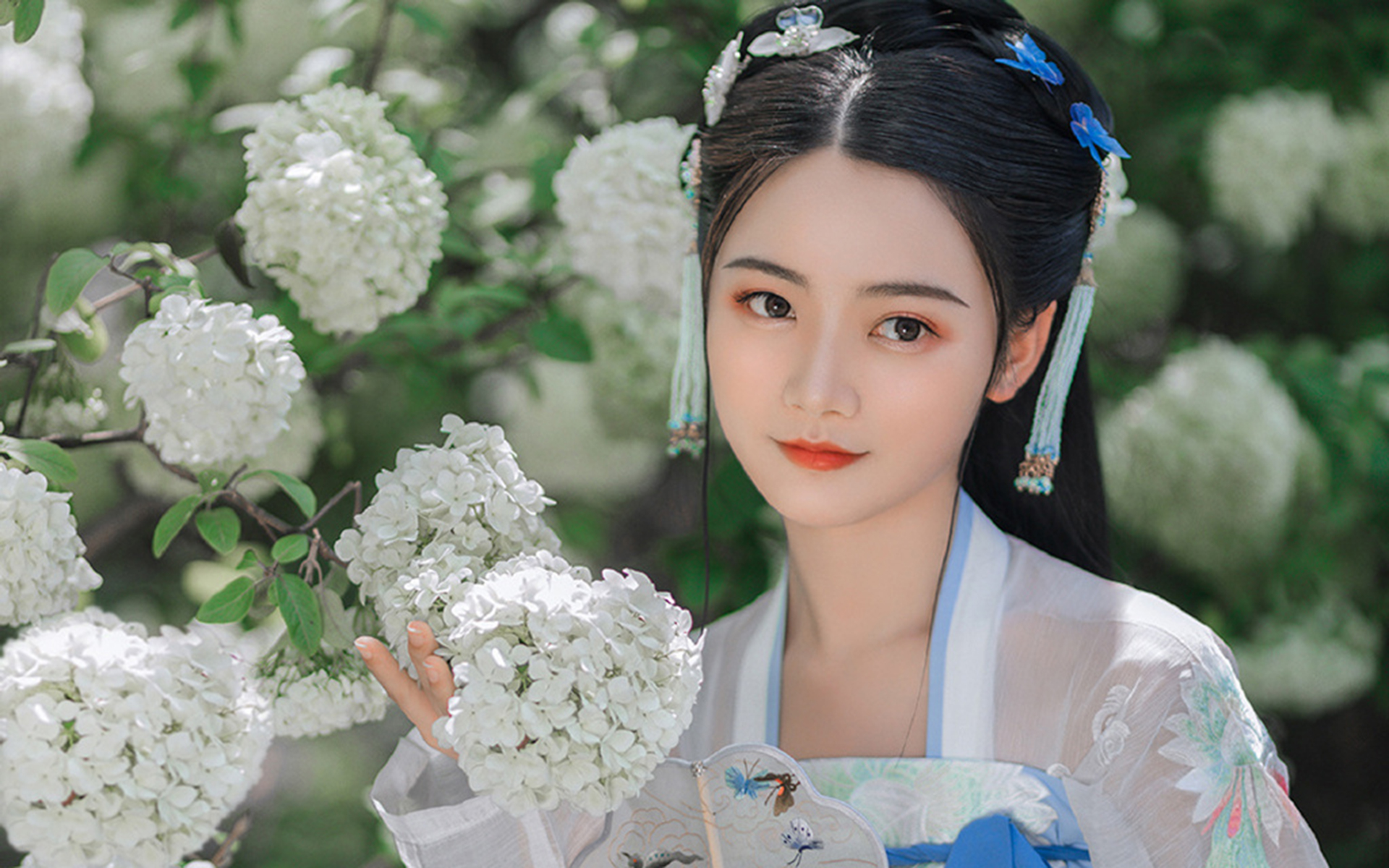 壁纸女古风仙气_手机游戏壁纸古风女生_壁纸女生古装