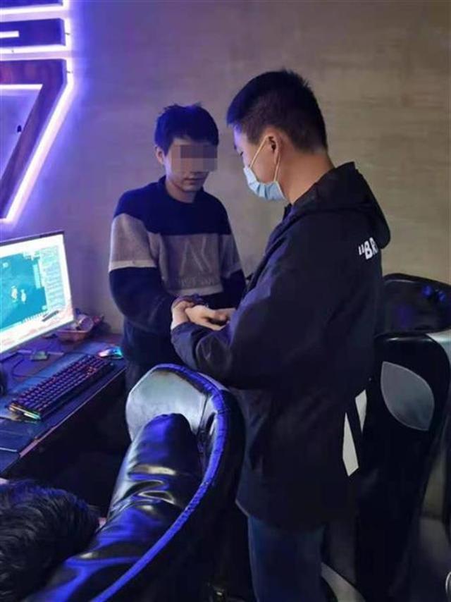 手机游戏盗窃视频_视频盗窃手机游戏犯法吗_视频盗窃手机游戏有哪些