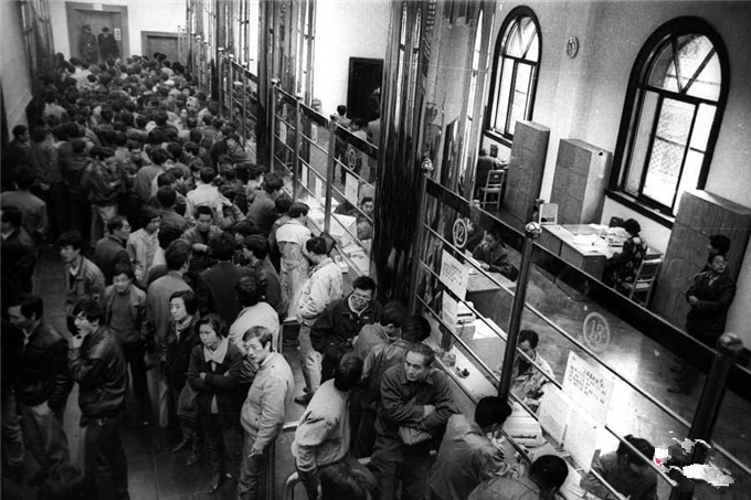1990年10月_哪些年是闰月年_外国生产日期怎么看日月年